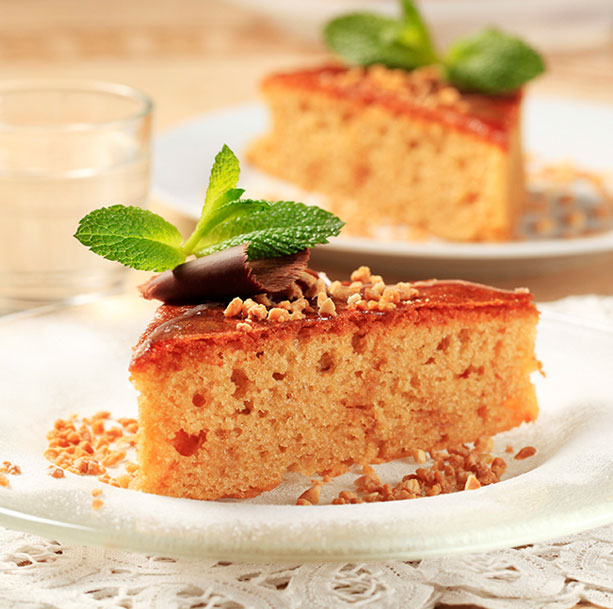 Gâteau avec un glaçage au sirop d'érable