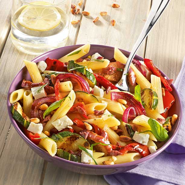 Salade de pâte aux légumes grillés à la méditerranéenne